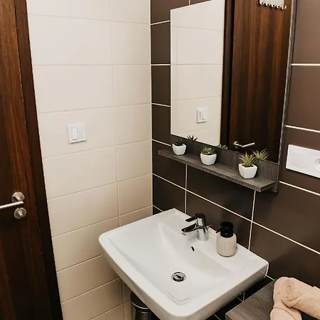 Ah Radnica Ii Free Parking *