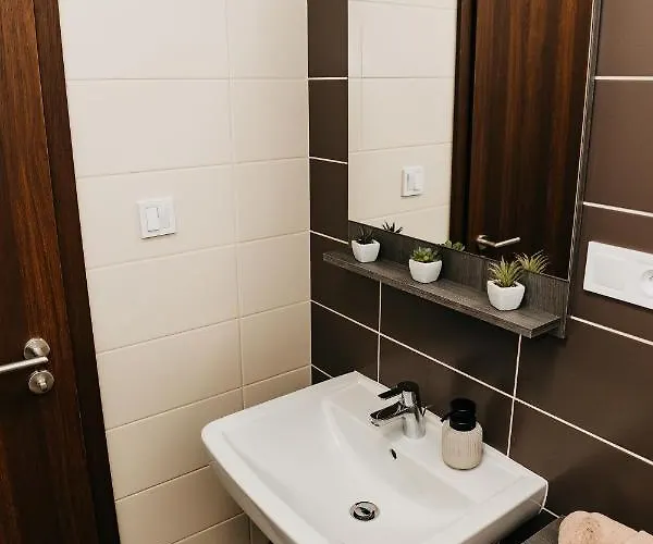 Ah Radnica Ii Free Parking *